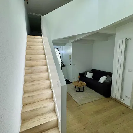 Alojamento de Acomodação e Pequeno-almoço I Loft - Intero Loft Di Lusso A Porta Nuova - 4*